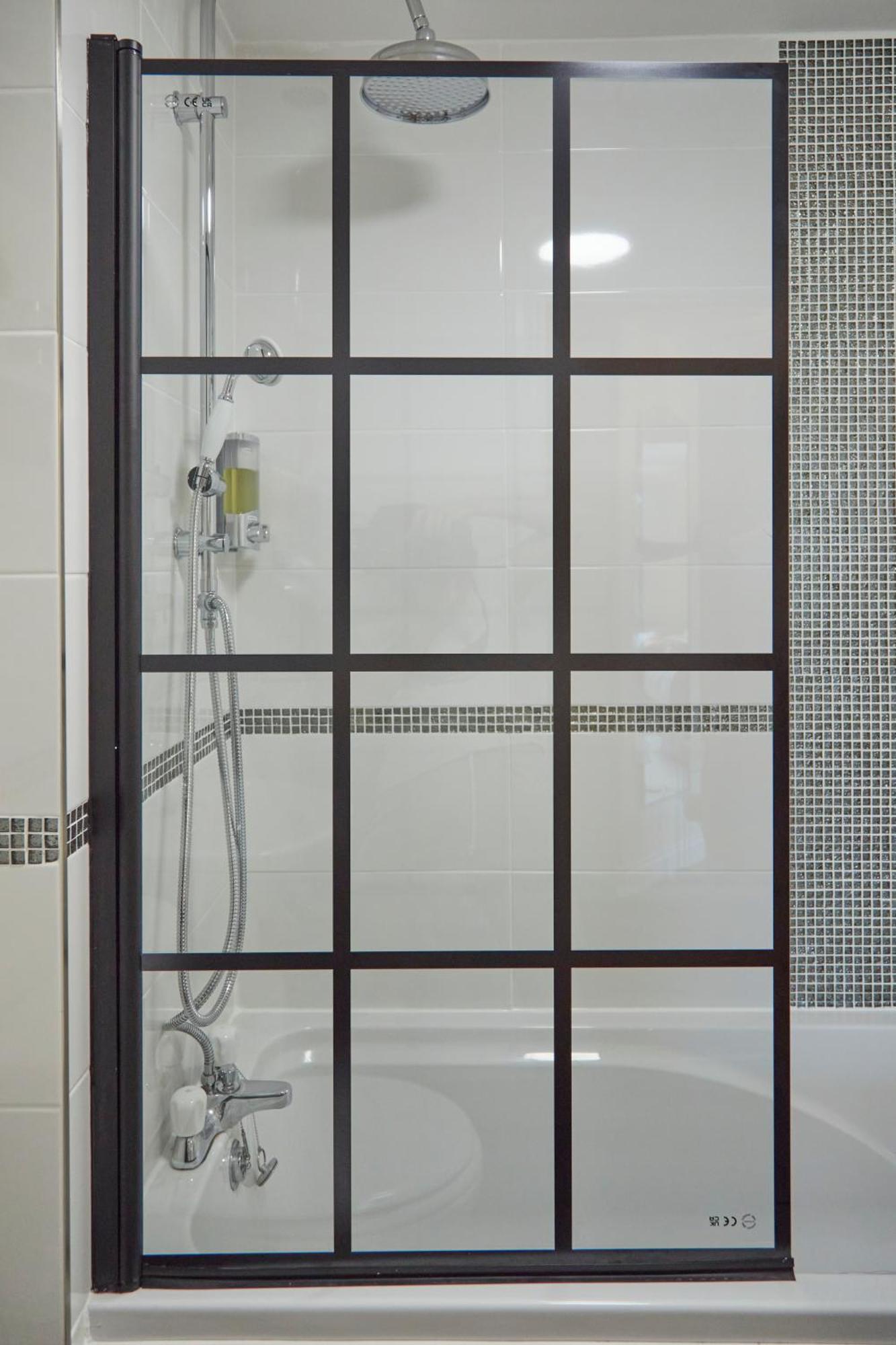 Stylish 2-Bedroom Apartment With Free Parking ฮาลิแฟกซ์ ภายนอก รูปภาพ