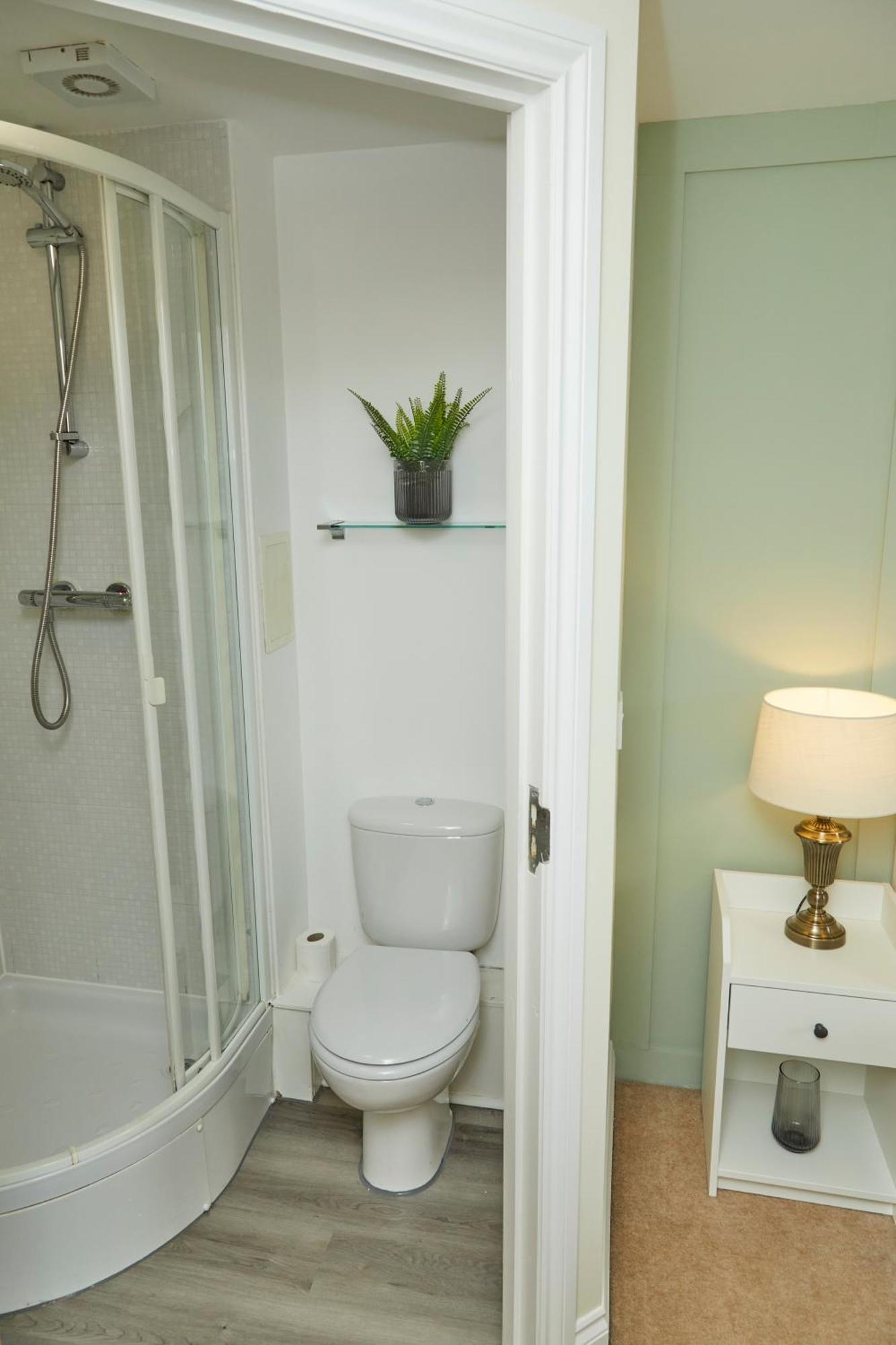 Stylish 2-Bedroom Apartment With Free Parking ฮาลิแฟกซ์ ภายนอก รูปภาพ